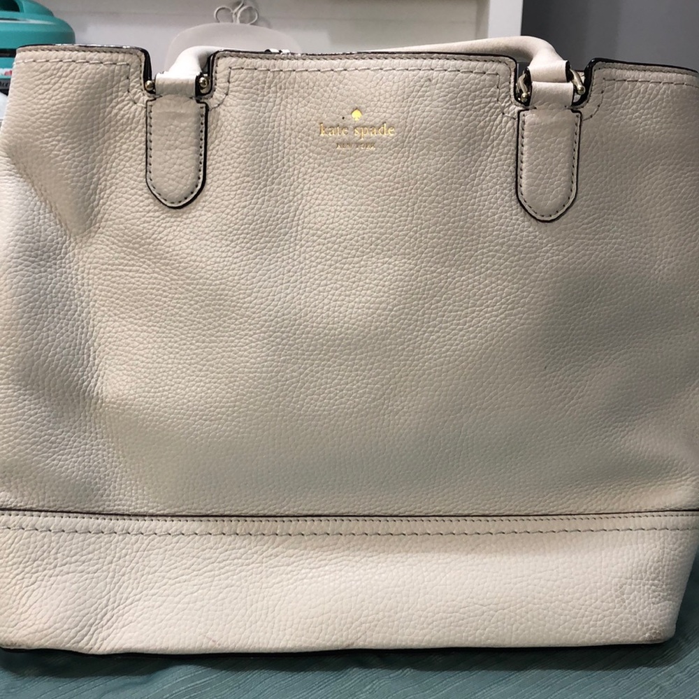 White Kate spade pocketbook